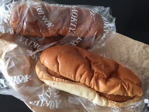 1個で満腹の幸せ。総菜から完全手作りのドデカパン!
