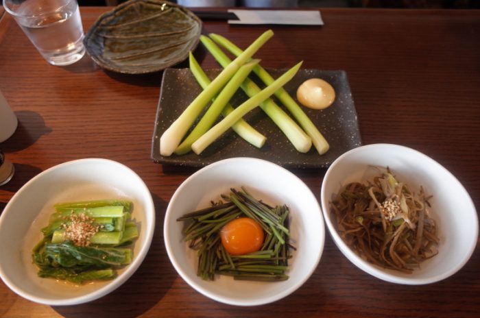 最高のうどんに最高の山菜。旨いに決まってる!