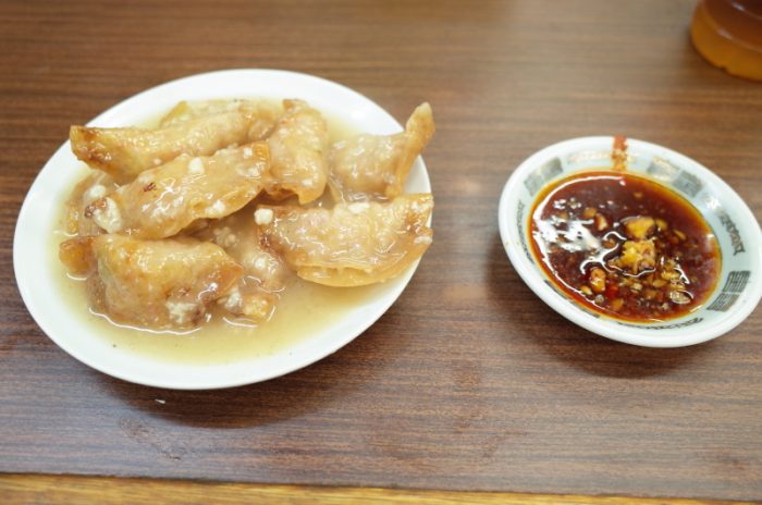 赤いネオンに誘われて今宵も男ひとり飯