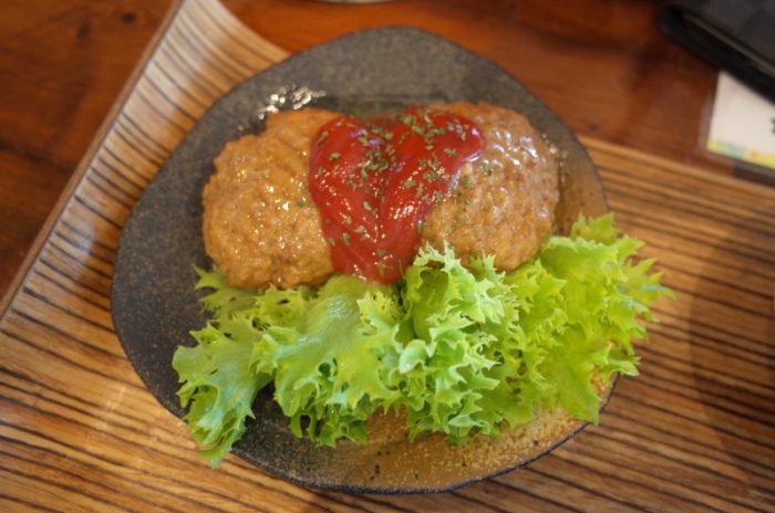 背脂たっぷりのガツン系うどん