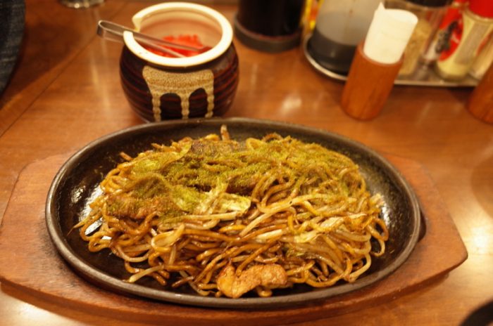 懐かしさ200%。母親の焼きそばの味を新宿で。