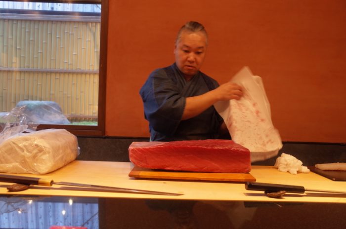 怪物と言われる魚に出会いたかったらこの暖簾をくぐれ
