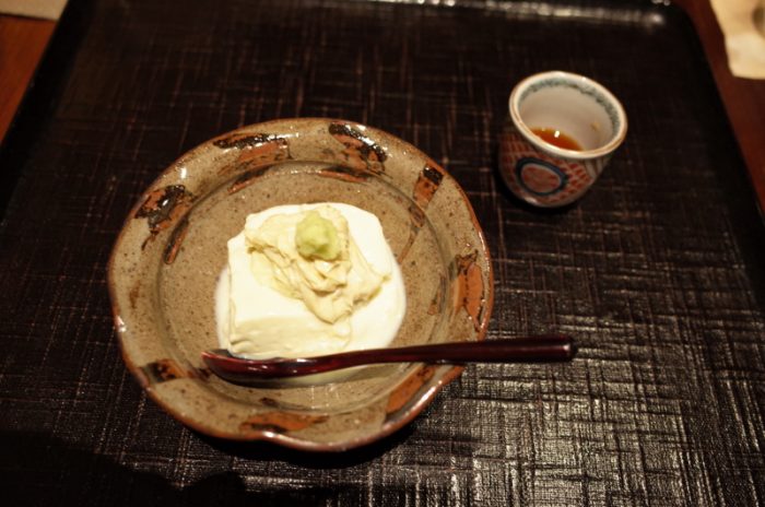 夜の蕎麦屋でつまみからゆっくり楽しむ贅沢