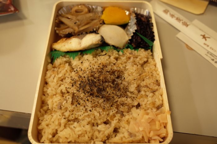 創業明治35年、かやく御飯の頂点!大阪が誇る名店