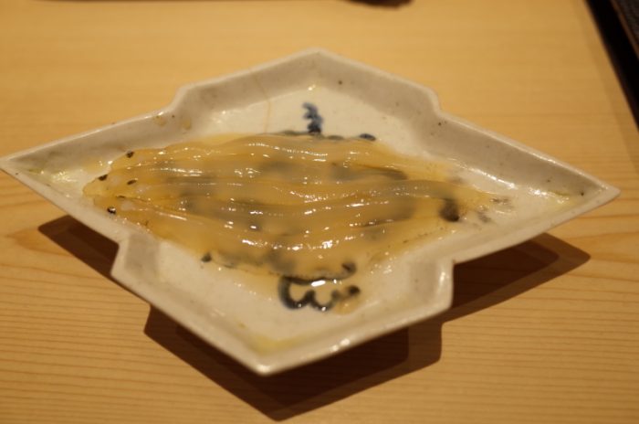 本物の鮨を食べる前の本物のつまみとは?